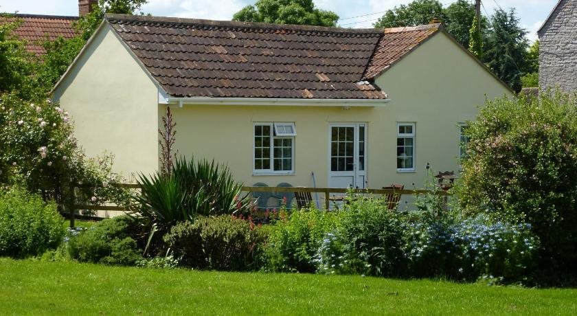 Sleepy Hollow Cottages in Somerton, United Kingdom