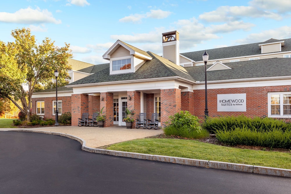 Homewood Suites by Hilton Manchester Airport in Manchester, United States