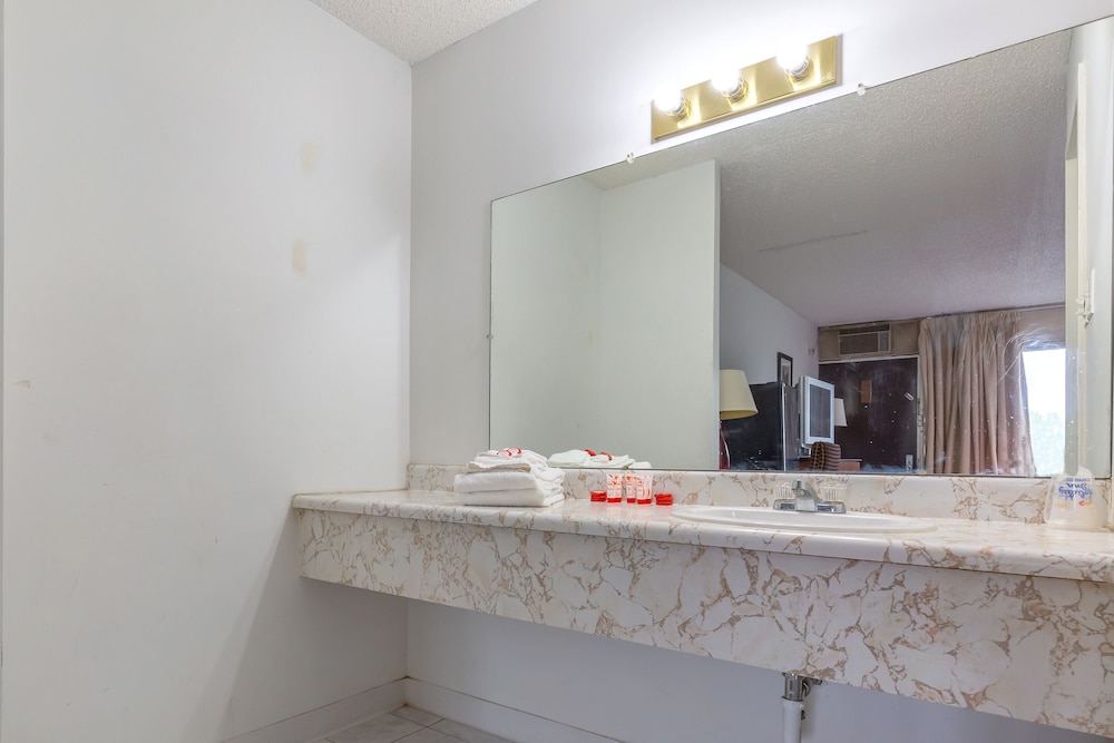 Americas Best Value Inn Rockford - photo 46