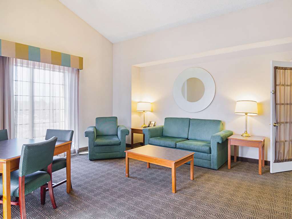 La Quinta Inn by Wyndham Denver Northglenn - photo 38