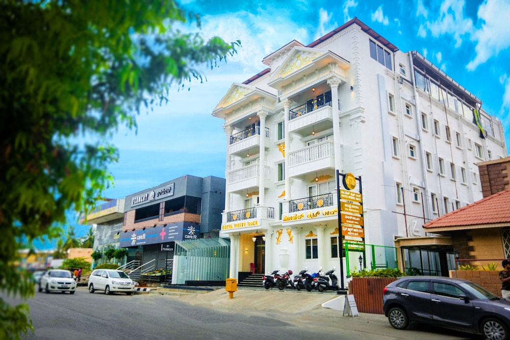 Hotel White Rock - last minute hotel in Bengaluru
