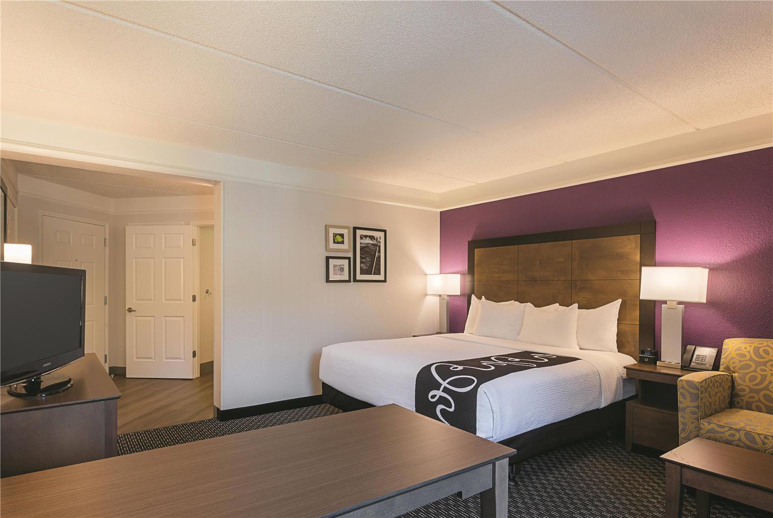 La Quinta Inn & Suites by Wyndham Atlanta Alpharetta - photo 23