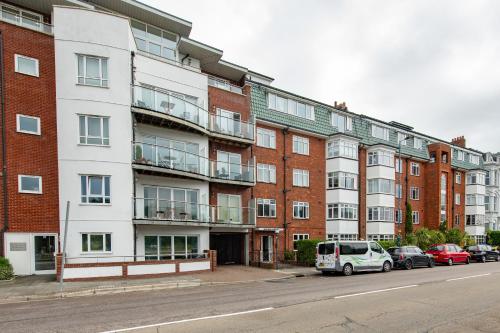 Solent Court — 4-Star Luxury Hotel in Portsmouth, United Kingdom