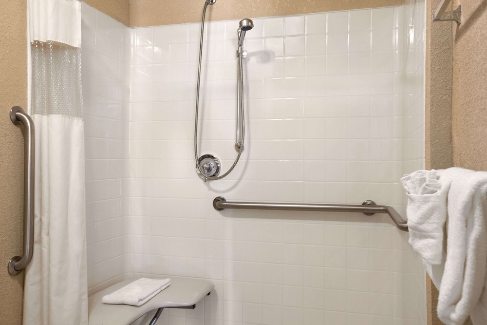 Days Inn by Wyndham Montrose - photo 9