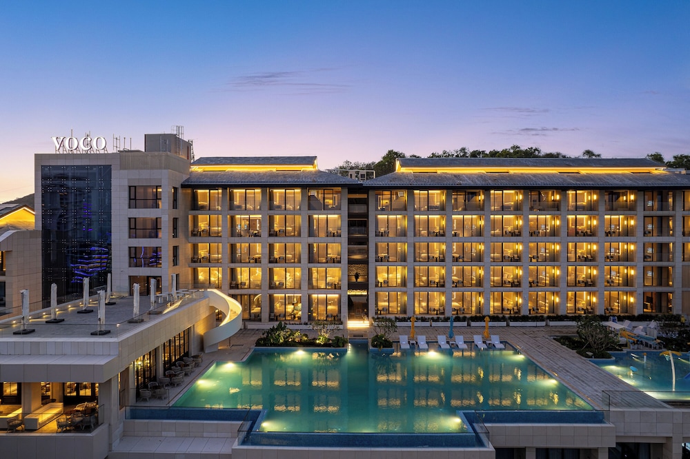 voco Sanya Dadonghai by IHG — 5-Star Luxury Hotel in Sanya, People's Republic of China