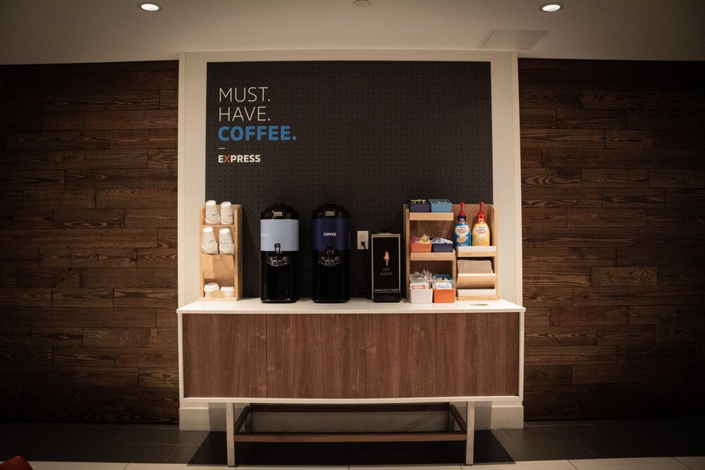 Holiday Inn Express & Suites Boston South Randolph by IHG - photo 42