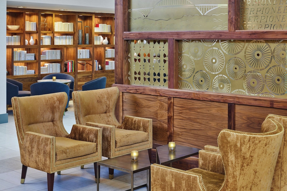 Sheraton Portland Airport Hotel - photo 2