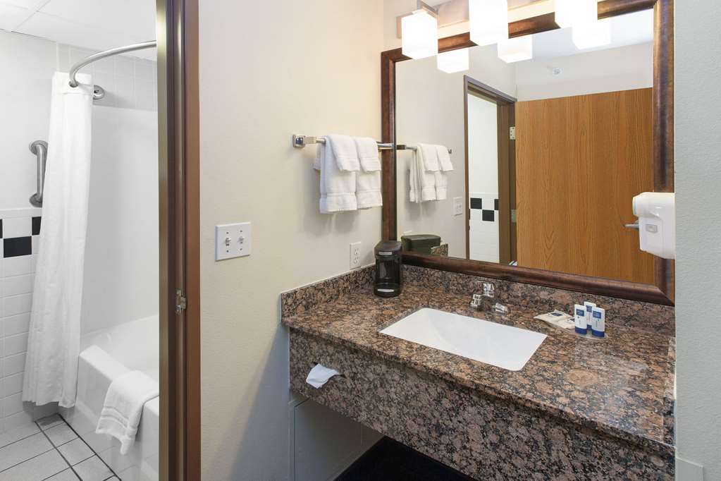 AmericInn by Wyndham Webster City - photo 11