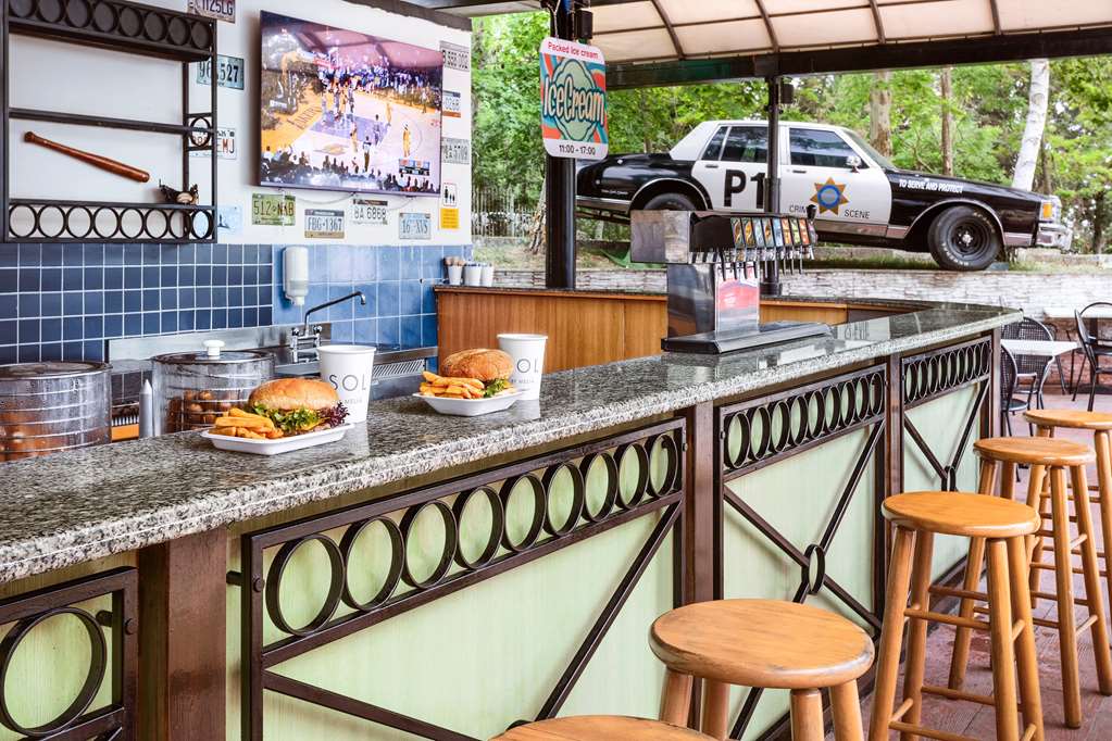 מזון ומשקאות