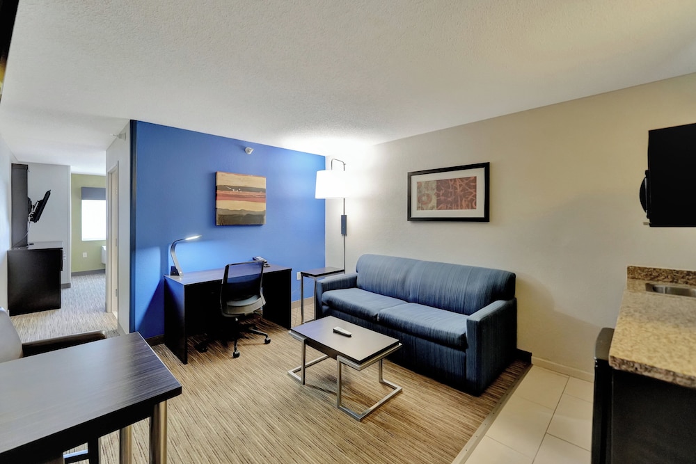 Holiday Inn Express Hotel & Suites Beatrice by IHG - photo 49