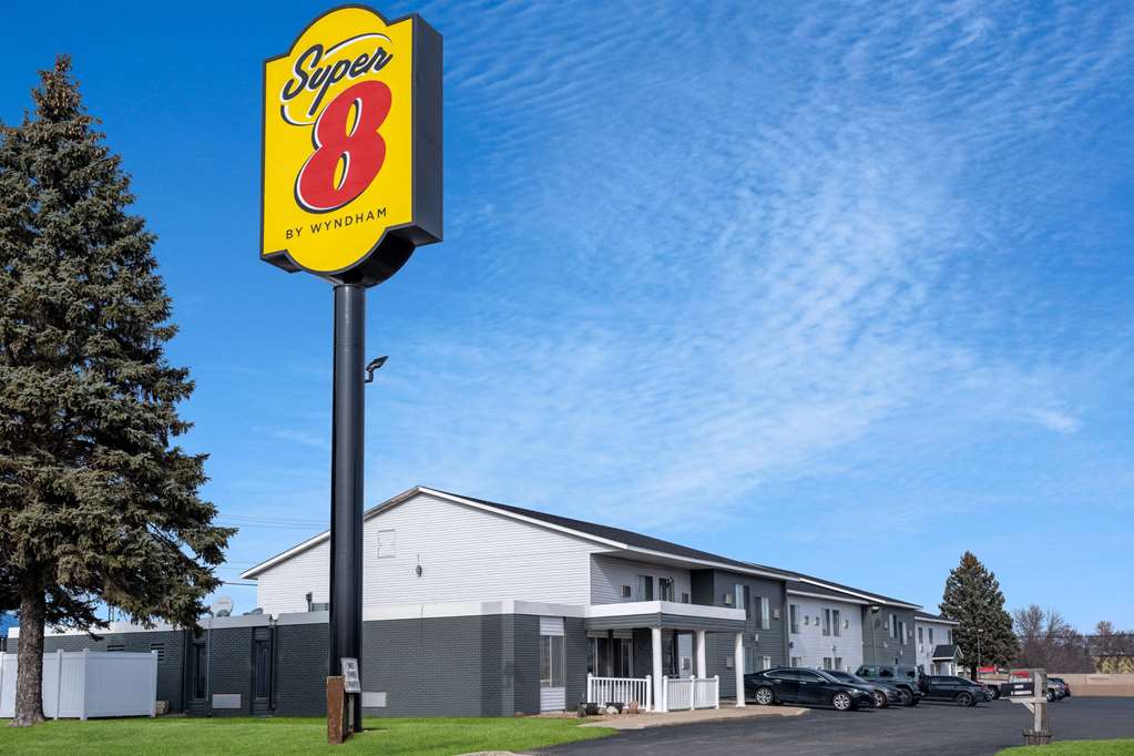 Super 8 by Wyndham Owatonna - photo 4