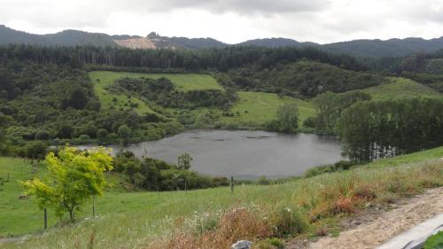 Secret Lake Farmstay — 4-Star Luxury Hotel in Whakatane, New Zealand
