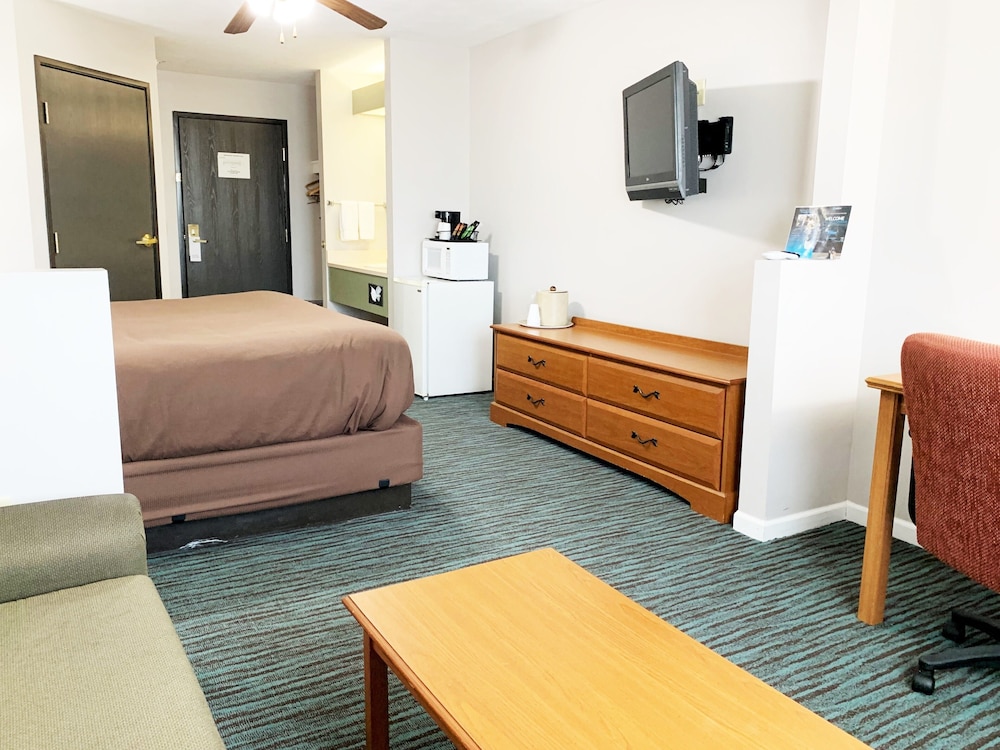 BridgePointe Inn & Suites by BPhotels Lincoln I 80 27th St - photo 6