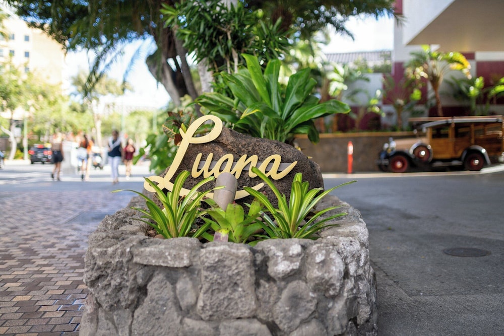 Luana Waikiki Hotel & Suites - photo 176