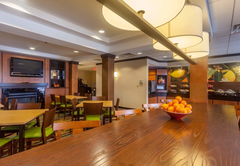 Fairfield Inn & Suites by Marriott Omaha Downtown - photo 22