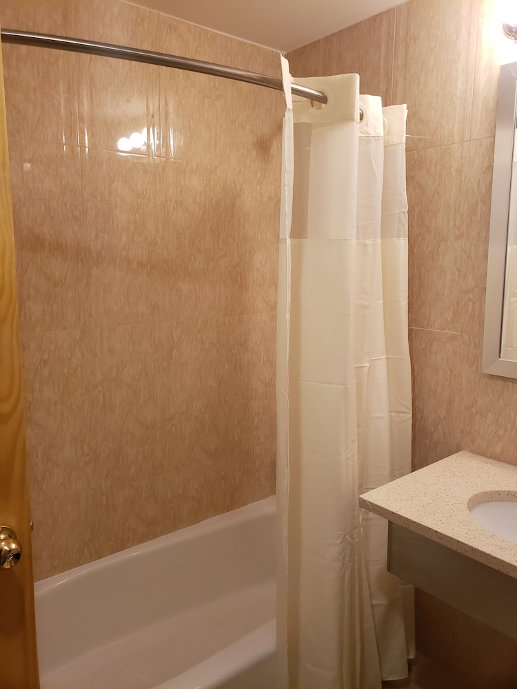 Elmhurst Hotel - photo 25