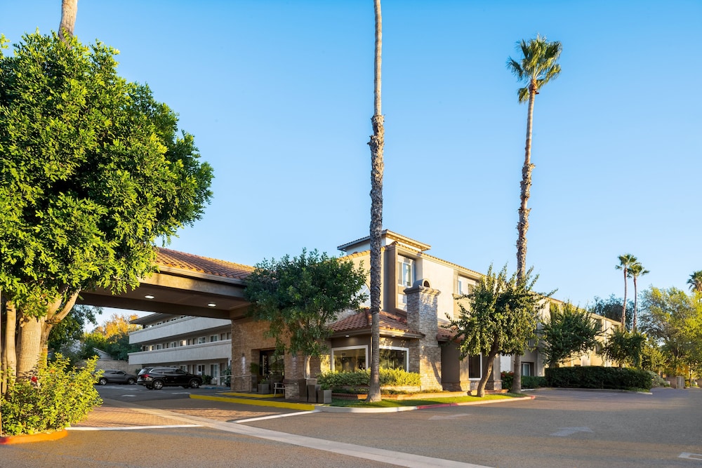 Holiday Inn Express Simi Valley by IHG - photo 54