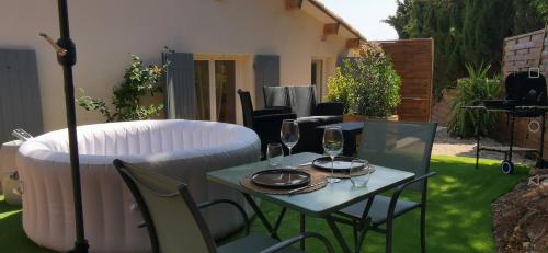 Les Baraquettes de St clair in Sete, France