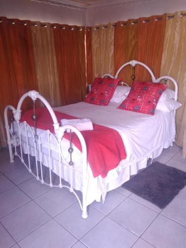 The Skilpad Doppie — 4-Star Luxury Hotel in De Rust, South Africa