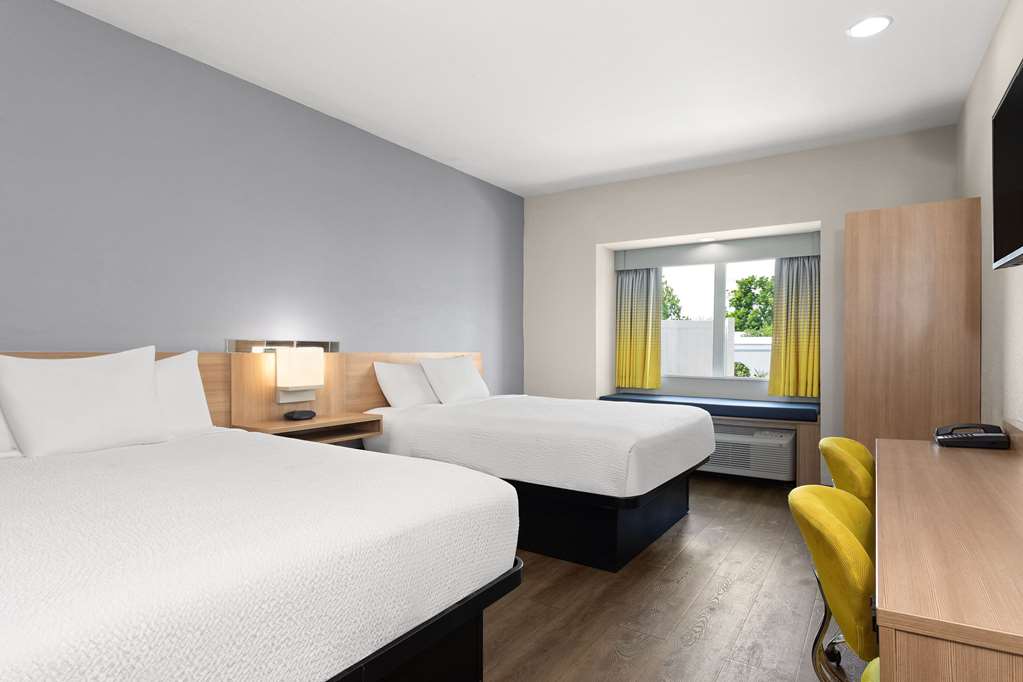 Microtel Inn & Suites by Wyndham Panama City - photo 19