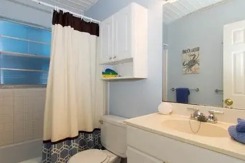 Blue Dolphin Inn by Island Vacation Properties - photo 3