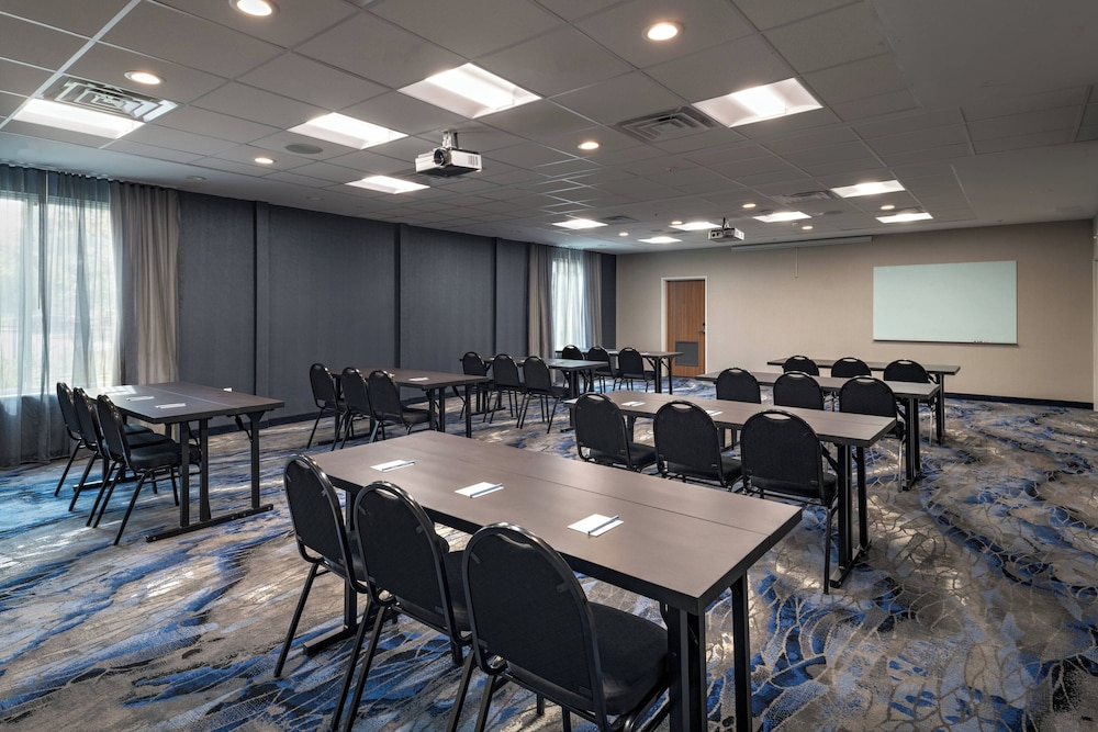 Fairfield Inn & Suites by Marriott Houston Missour - photo 18