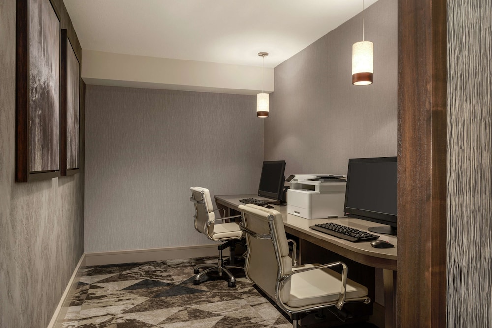 Homewood Suites by Hilton Portland Airport - photo 39