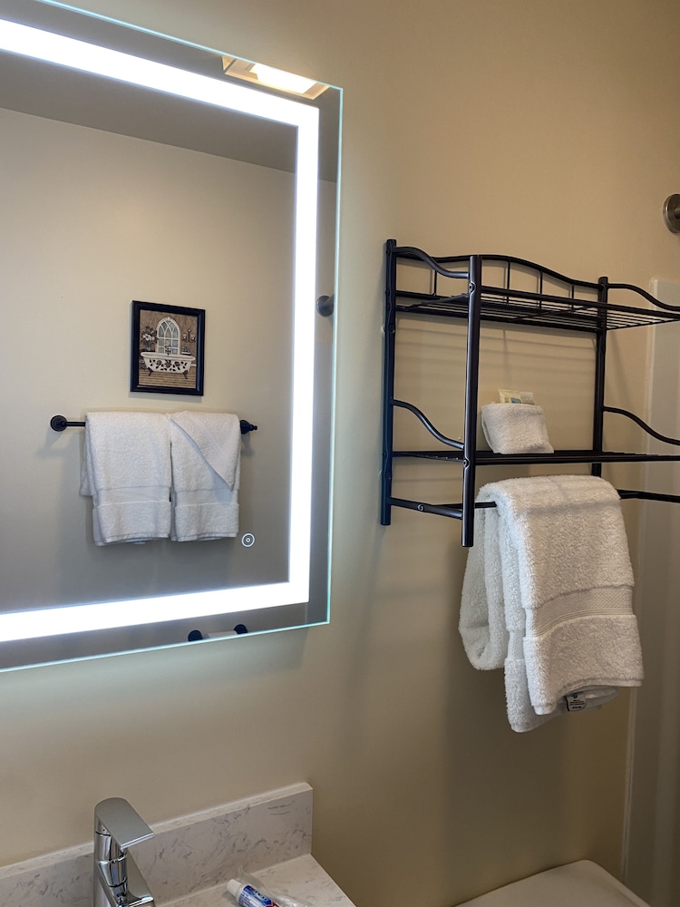 Affordable Corporate Suites Lanford - photo 53
