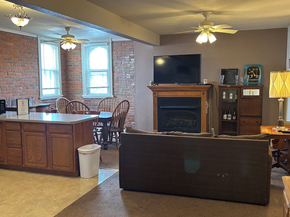 Hermann Crown Suites - photo 169