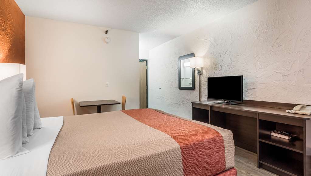 Motel 6 Elk Grove Village IL - photo 12