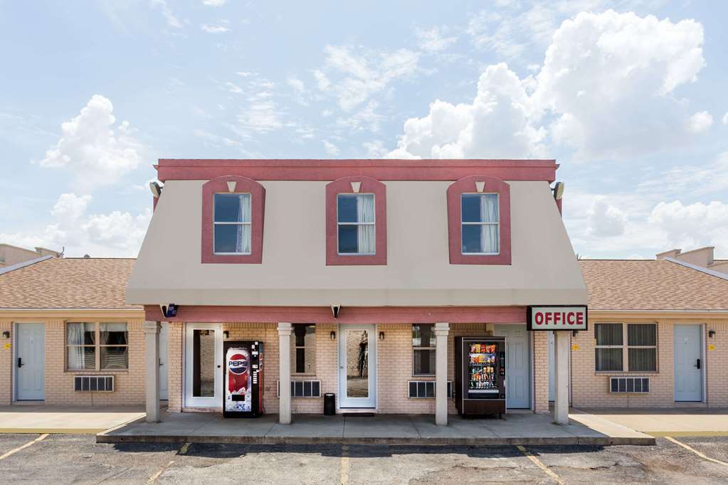 Knights Inn Peru - featured photo