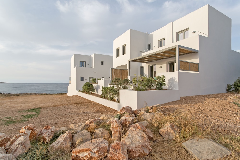 Paros Cape Suites — 4-Star Luxury Hotel in Paros, Greece