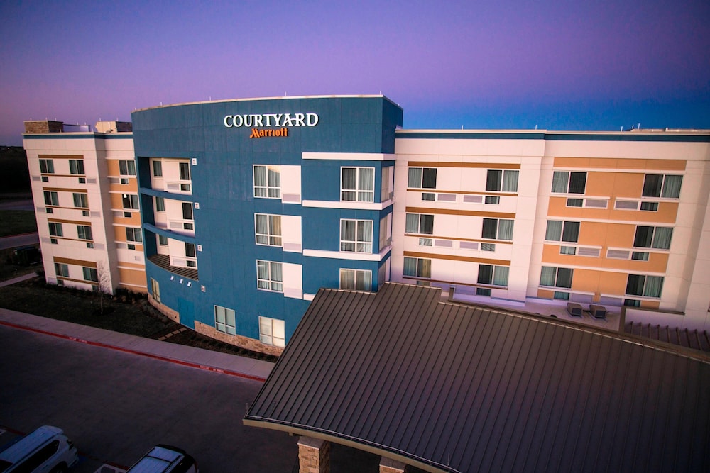 Courtyard by Marriott Dallas Midlothian Midlothian Conf Ctr — hotel in Midlothian