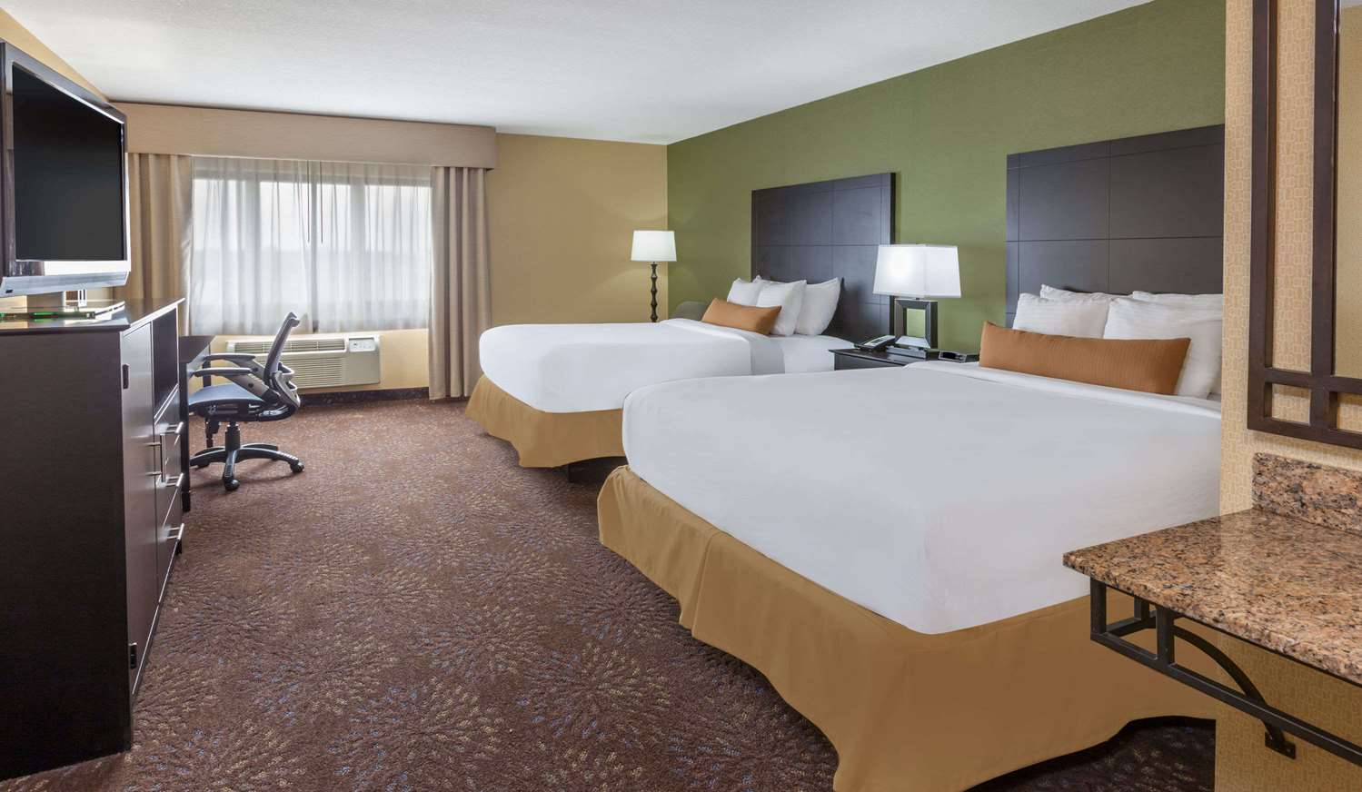 Wyndham Garden Sterling Heights - photo 13