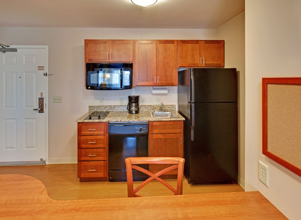 Candlewood Suites Williston by IHG - photo 14