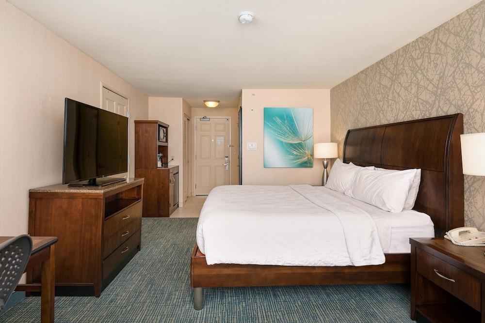 Hilton Garden Inn Overland Park - photo 12