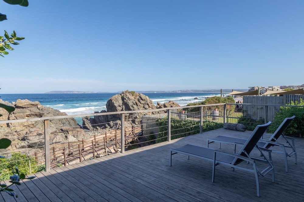Picnic Rock Seaside Accommodation — 4-Star Luxury Hotel in Cape Town, South Africa