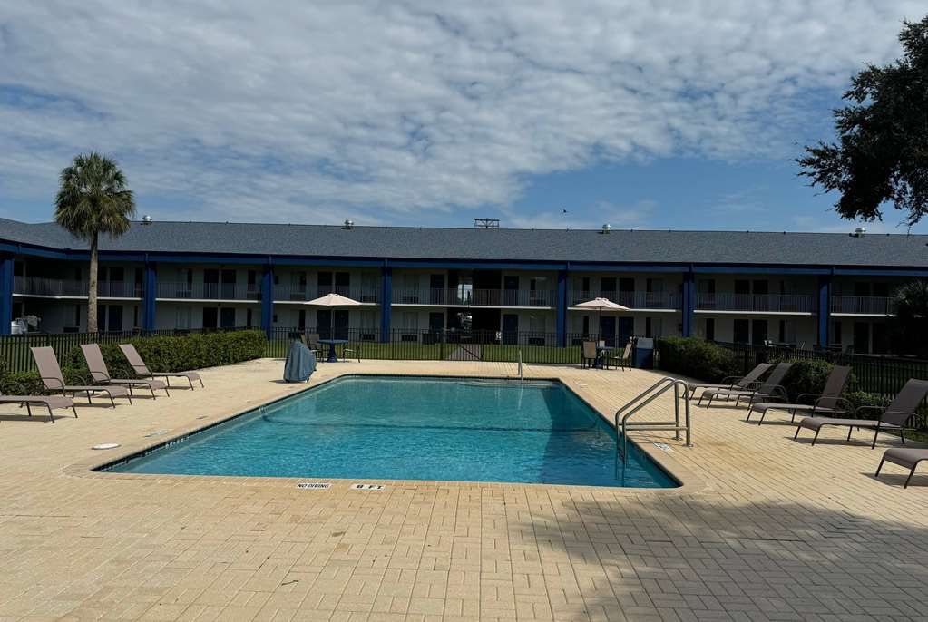 Days Inn by Wyndham Crystal River - photo 7