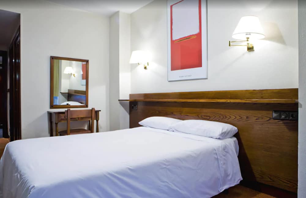 Hotel Ibiltze — Lasarte — photo 4