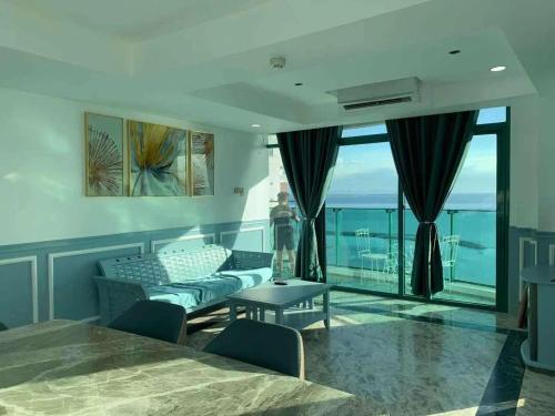 Whole Ocean View Manila Bay 4 Bedrooms — 4-Star Luxury Hotel in Manila, Philippines