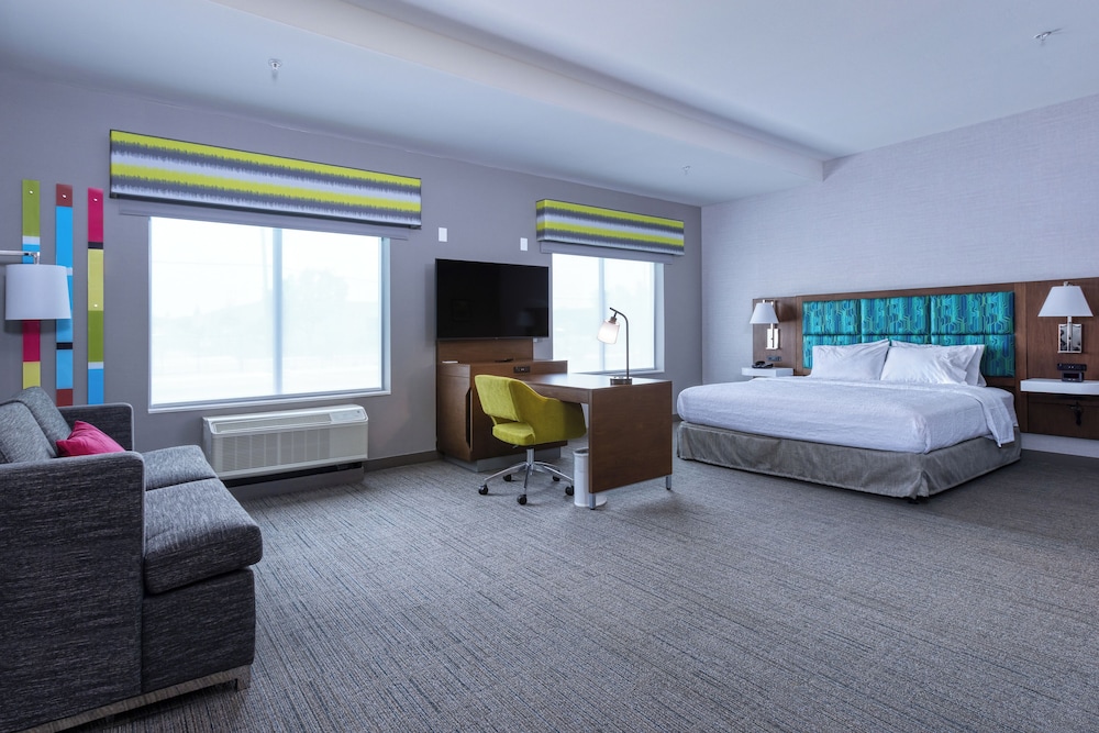 Hampton Inn & Suites by Hilton Bakersfield Central - photo 13