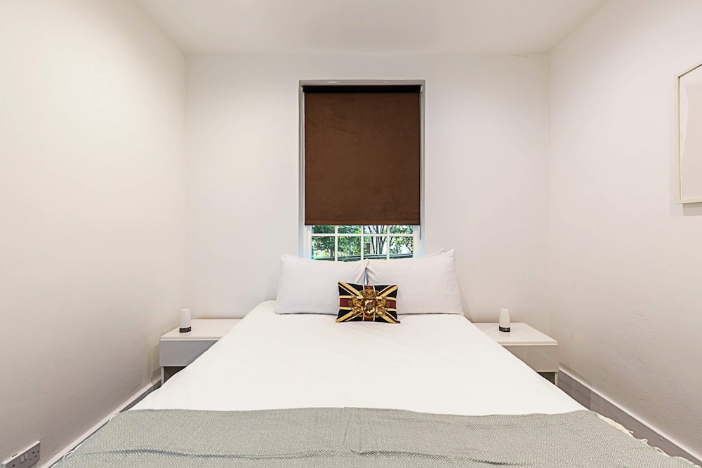Charming Kensington Apartment — 4-Star Luxury Hotel in London, United Kingdom