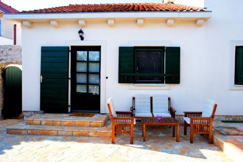 Studio Apartman Mellitus — 4-Star Luxury Hotel in Zadar, Croatia