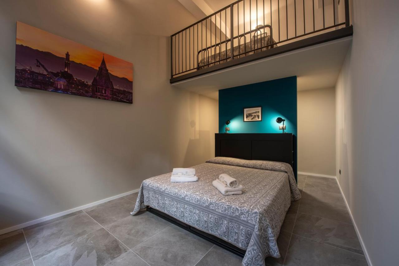 227 Largo Zecca Luxury Apartment Nel Cuore Del Centro di Genova — 4-Star Luxury Hotel in Genoa, Italy