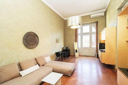 Central Tbilisi Modern 1BR Apt By Wehost