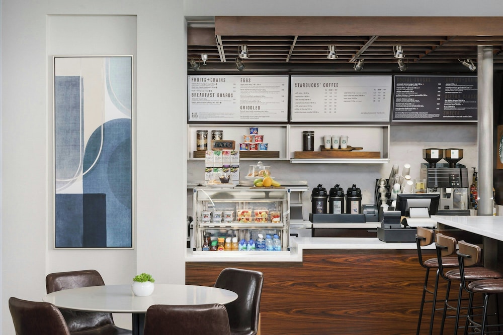 Courtyard by Marriott Los Angeles Woodland Hills - photo 33