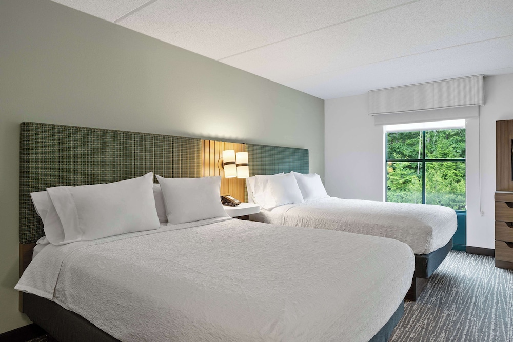 Hampton Inn & Suites Lake George - photo 35