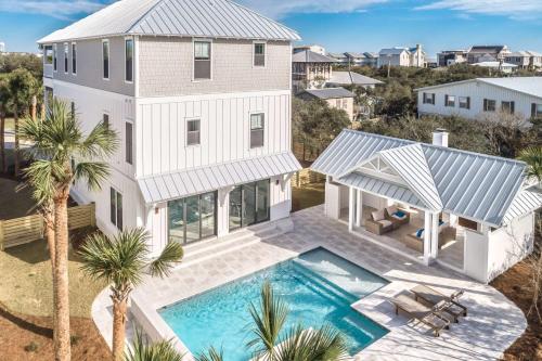 Paradise Found 30A - carbon neutral hotel in Unknown City