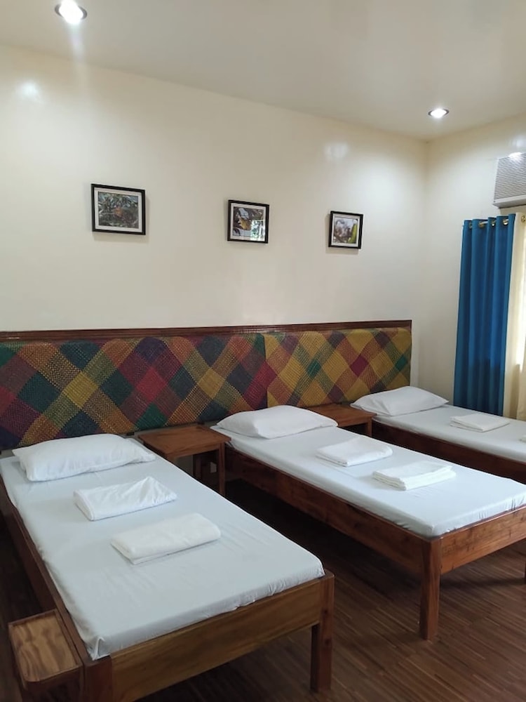 Room camiguin Lanzones Resort Quadruple — hotel near Camiguin Airport