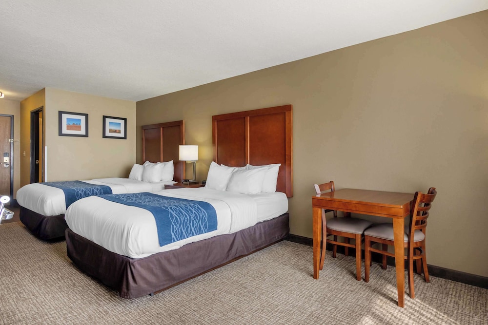 Comfort Inn & Suites Pittsburg KS - photo 11